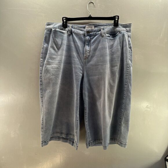 Lane Bryant Jeans Women's Size 24 Mid Rise Wide Leg Crop Signature Denim - Picture 1 of 13